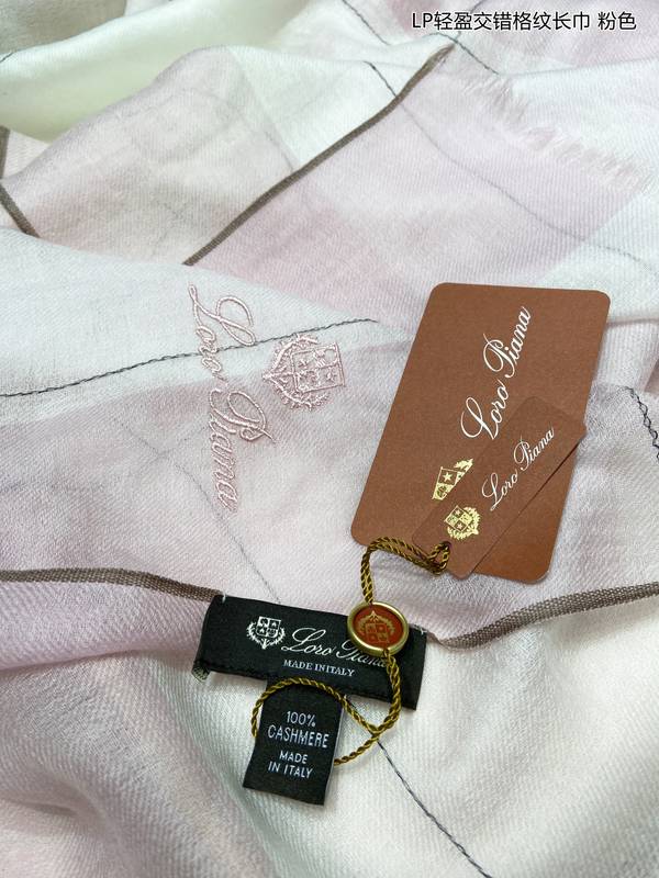 Loro Piana Scarf LPC00051 Loro Piana Scarf LPC00051